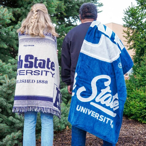 Old Main Throw Blanket Afgan